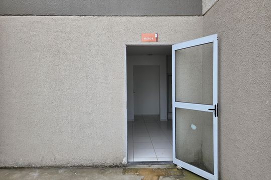 Fachada do bloco de apartamento para alugar com 2 quartos, 62m² em Vila Sao Jorge, Praia Grande