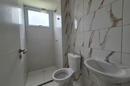 Banheiro de apartamento para alugar com 2 quartos, 62m² em Vila Sao Jorge, Praia Grande
