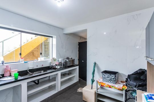 Cozinha de casa para alugar com 2 quartos, 60m² em Parque Sao Domingos, São Paulo