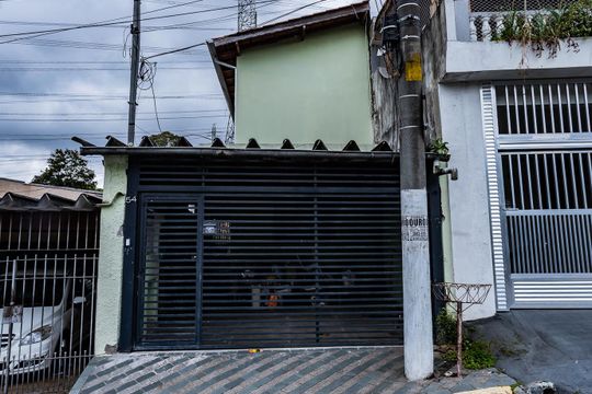 Fachada de casa para alugar com 2 quartos, 60m² em Parque Sao Domingos, São Paulo