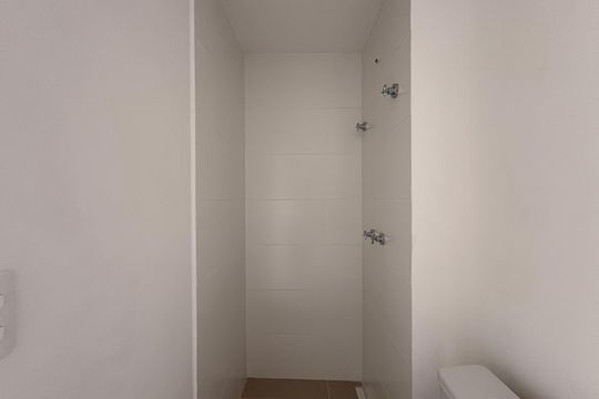 Banheiro da suíte de apartamento à venda com 2 quartos, 44m² em Campestre, Santo André