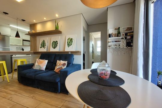 Sala de apartamento à venda com 2 quartos, 53m² em Ortizes, Valinhos