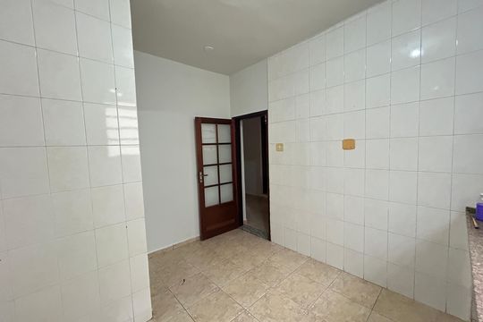 Cozinha de casa para alugar com 2 quartos, 136m² em Vila Valqueire, Rio de Janeiro