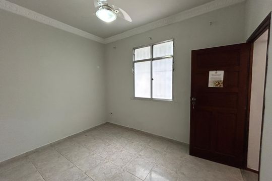 Casa para alugar com 2 quartos, 136m² em Vila Valqueire, Rio de Janeiro