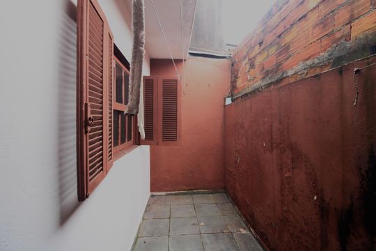 Fundos da casa de casa para alugar com 1 quarto, 39m² em Vila Castelo, São Paulo