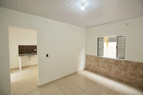 Sala/Quarto de casa de condomínio para alugar com 1 quarto, 30m² em Macuco, Santos
