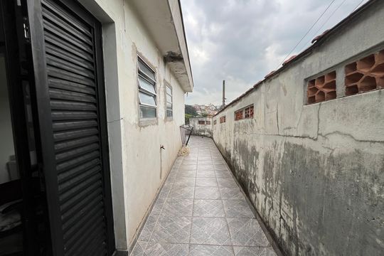 Corredor Externo de casa à venda com 3 quartos, 240m² em Moinho Velho, São Paulo