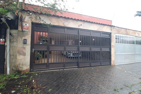 Fachada de casa para alugar com 3 quartos, 275m² em Interlagos, São Paulo