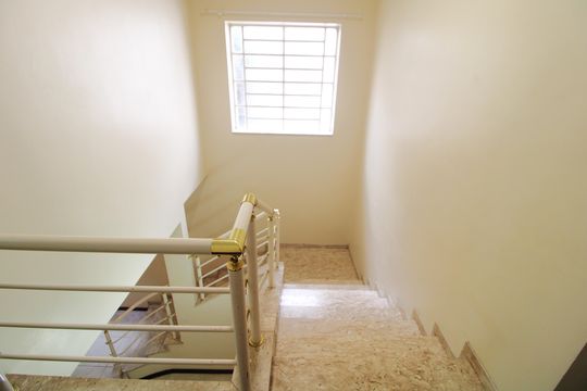 Escada de casa para alugar com 3 quartos, 275m² em Interlagos, São Paulo