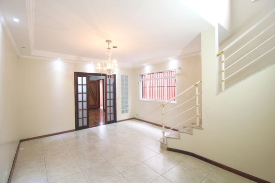Sala 2 de casa para alugar com 3 quartos, 275m² em Interlagos, São Paulo