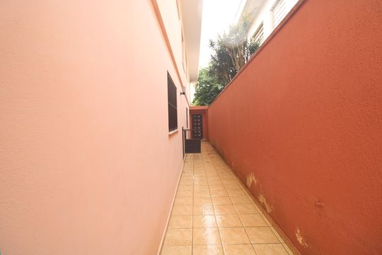 Quintal lateral de casa para alugar com 3 quartos, 275m² em Interlagos, São Paulo