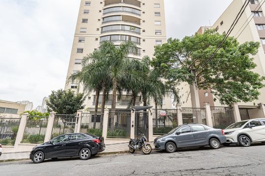 Fachada  de apartamento à venda com 4 quartos, 137m² em Vila Gumercindo, São Paulo