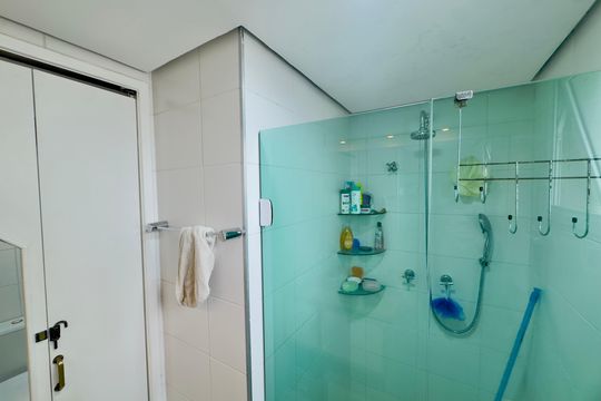 Banheiro da Suíte 1 de apartamento à venda com 2 quartos, 90m² em Vila Moreira, Guarulhos