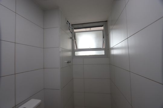 Banheiro de apartamento para alugar com 2 quartos, 48m² em Vila Sapopemba, São Paulo
