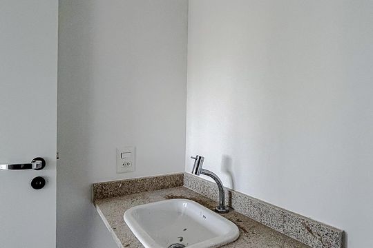 Banheiro de kitnet/studio para alugar com 1 quarto, 35m² em Tatuapé, São Paulo