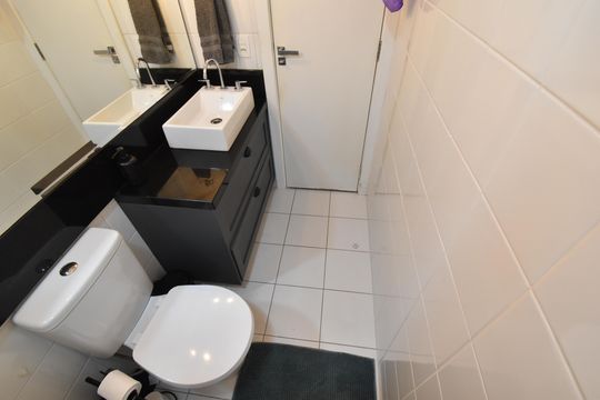 Banheiro de apartamento para alugar com 2 quartos, 57m² em Cidade Industrial de Curitiba, Curitiba