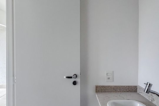 Banheiro de kitnet/studio para alugar com 1 quarto, 35m² em Tatuapé, São Paulo