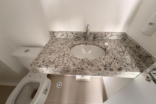 Banheiro da Suíte de apartamento à venda com 2 quartos, 44m² em Campestre, Santo André