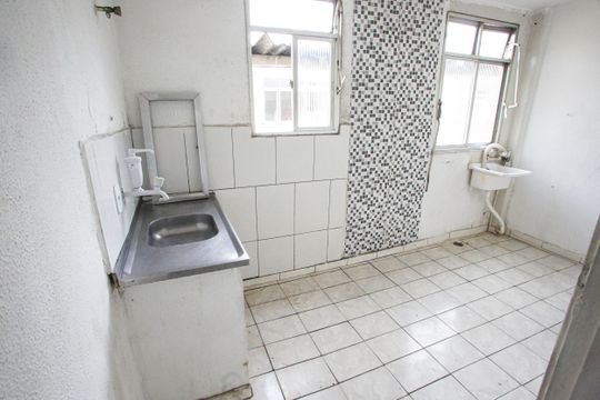 Cozinha de apartamento para alugar com 2 quartos, 80m² em Taquara, Rio de Janeiro
