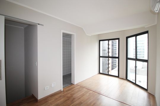 Suíte de apartamento para alugar com 1 quarto, 40m² em Itaim Bibi, São Paulo