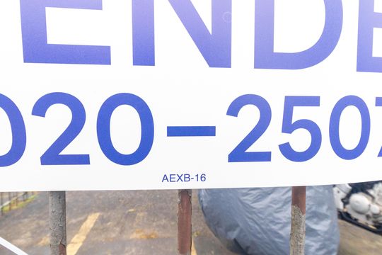 Placa de apartamento para alugar com 3 quartos, 75m² em Campo Comprido, Curitiba