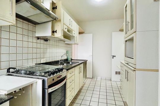 Cozinha de apartamento para alugar com 4 quartos, 150m² em Alphaville Industrial, Barueri