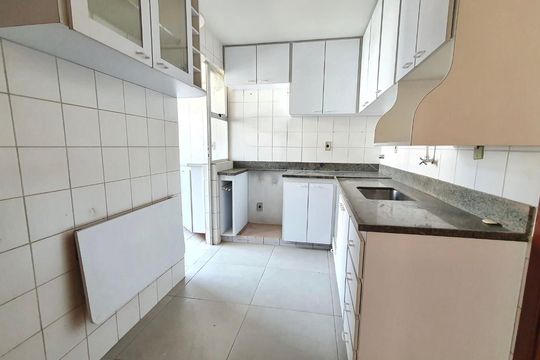 Cozinha  de apartamento para alugar com 2 quartos, 76m² em Savassi, Belo Horizonte