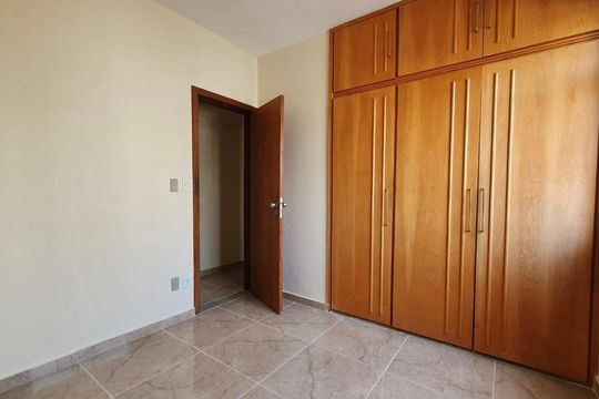 Quarto 1 de apartamento para alugar com 2 quartos, 76m² em Savassi, Belo Horizonte