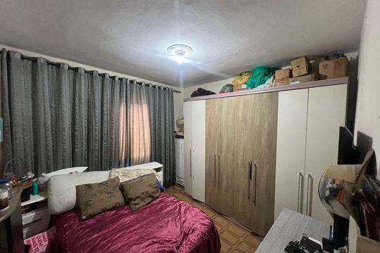 Quarto 2 de casa à venda com 4 quartos, 162m² em Parque Novo Oratório, Santo André