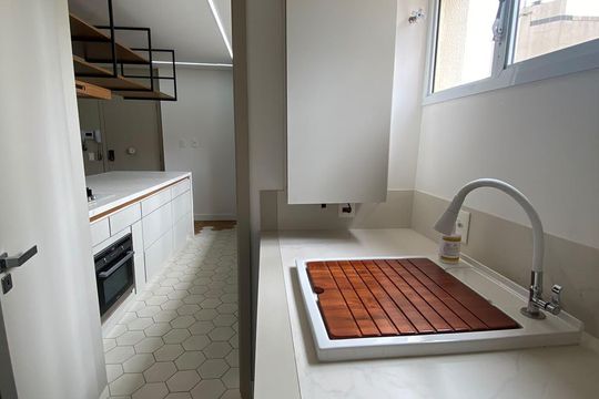 Cozinha de apartamento à venda com 2 quartos, 130m² em Jardim Paulista, São Paulo