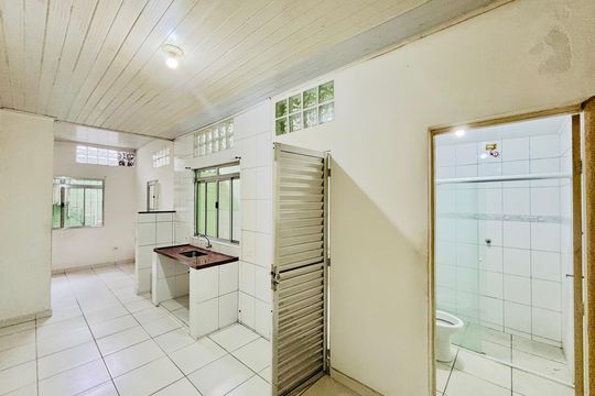Cozinha de casa para alugar com 2 quartos, 100m² em Burgo Paulista, São Paulo