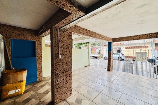 Garagem de casa para alugar com 2 quartos, 100m² em Burgo Paulista, São Paulo