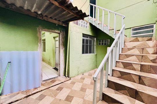 Entrada de casa para alugar com 2 quartos, 100m² em Burgo Paulista, São Paulo