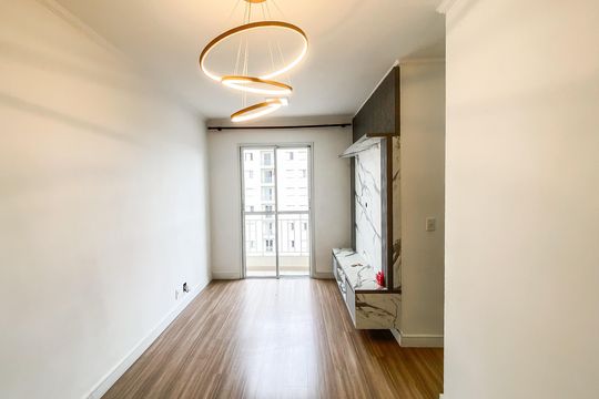 Sala de apartamento para alugar com 2 quartos, 47m² em Parque Paineiras, São Paulo