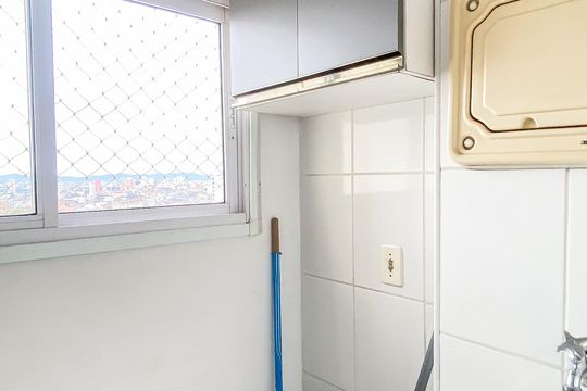 Área de Serviço de apartamento para alugar com 2 quartos, 47m² em Parque Paineiras, São Paulo
