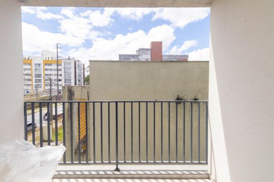 Varanda de kitnet/studio para alugar com 1 quarto, 27m² em Prado Velho, Curitiba