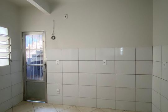 cozinha de kitnet/studio para alugar com 1 quarto, 35m² em Casa Branca, Belo Horizonte