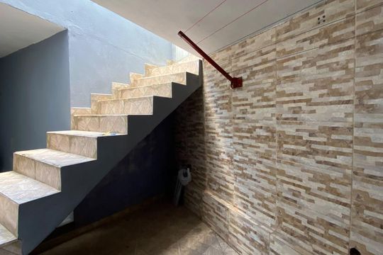 Escada de kitnet/studio para alugar com 1 quarto, 35m² em Casa Branca, Belo Horizonte