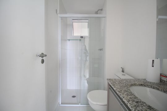 Banheiro de apartamento para alugar com 2 quartos, 70m² em Jardim Parque Morumbi, São Paulo