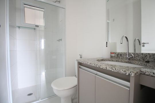 Banheiro de apartamento para alugar com 2 quartos, 70m² em Jardim Parque Morumbi, São Paulo