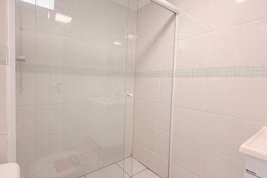 Banheiro Social de apartamento à venda com 2 quartos, 65m² em Parque Cecap, Jundiaí