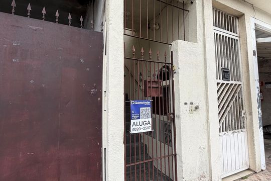 Fachada de casa para alugar com 1 quarto, 60m² em Montanhão, São Bernardo do Campo