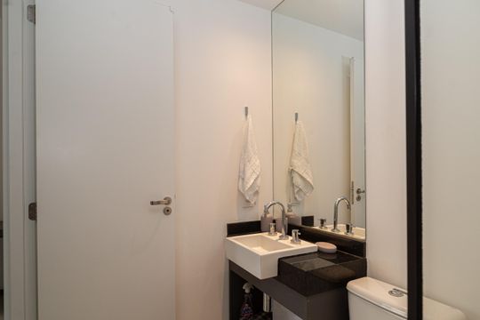 Banheiro de kitnet/studio à venda com 1 quarto, 38m² em Consolação, São Paulo