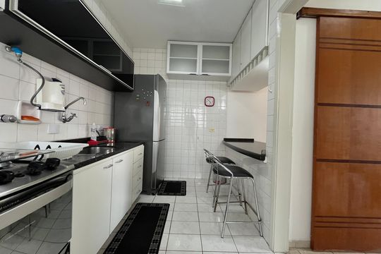 Cozinha de apartamento à venda com 1 quarto, 50m² em Vila Clementino, São Paulo