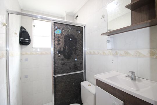 Banheiro de apartamento para alugar com 2 quartos, 60m² em Itaquera, São Paulo