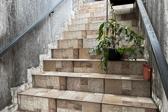 Escada de casa à venda com 3 quartos, 212m² em Vila Lucinda, Santo André