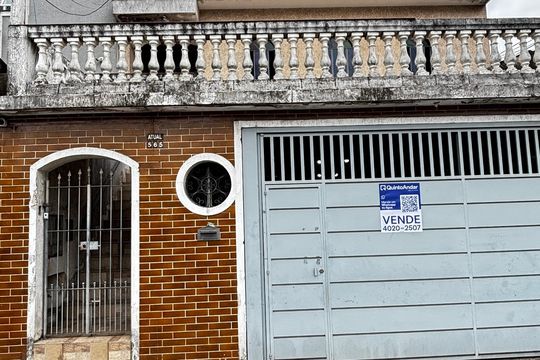 Fachada de casa à venda com 3 quartos, 212m² em Vila Lucinda, Santo André