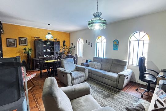 Casa à venda com 3 quartos, 212m² em Vila Lucinda, Santo André