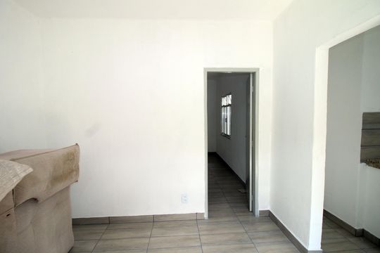 Sala de casa para alugar com 1 quarto, 35m² em Vigário Geral, Rio de Janeiro