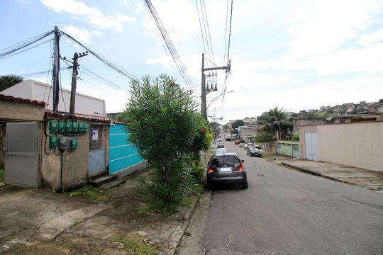 Fachada de casa para alugar com 1 quarto, 35m² em Vigário Geral, Rio de Janeiro